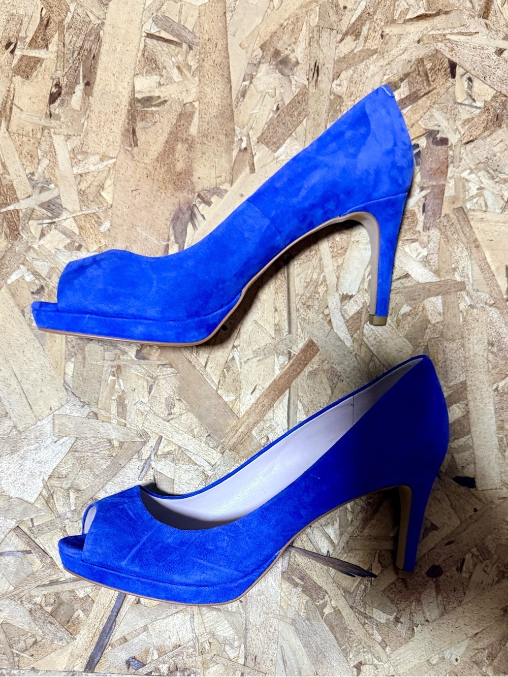 Vince Camuto Royal Blue Suede Peep-Toe Platform Heels Women’s Size 8m, Excellent - Picture 4 of 6